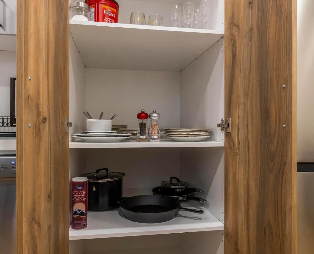 Private House With Parking & Steps To Subway Apartment Toronto