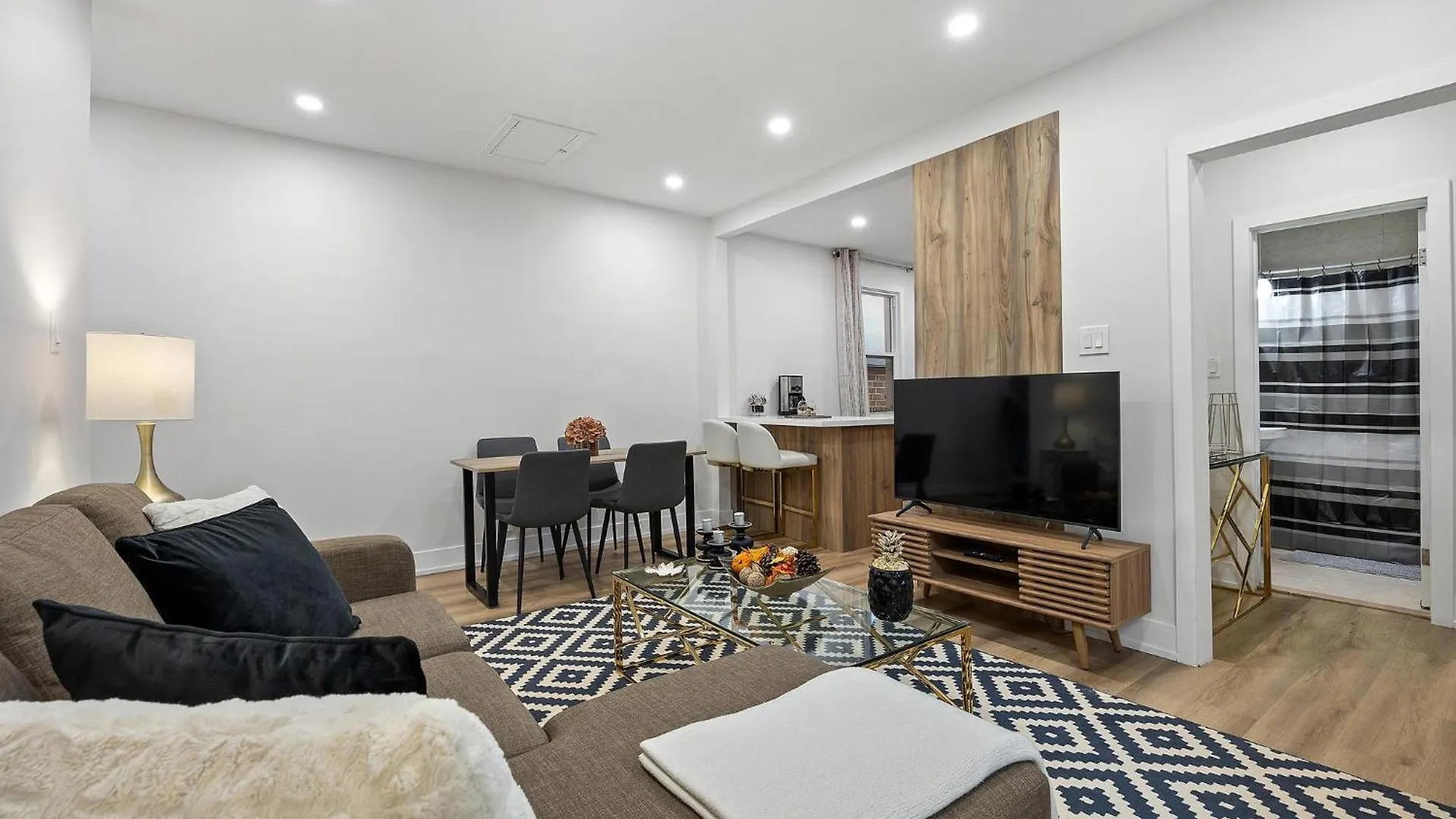公寓 多伦多Private House With Parking & Steps To Subway公寓